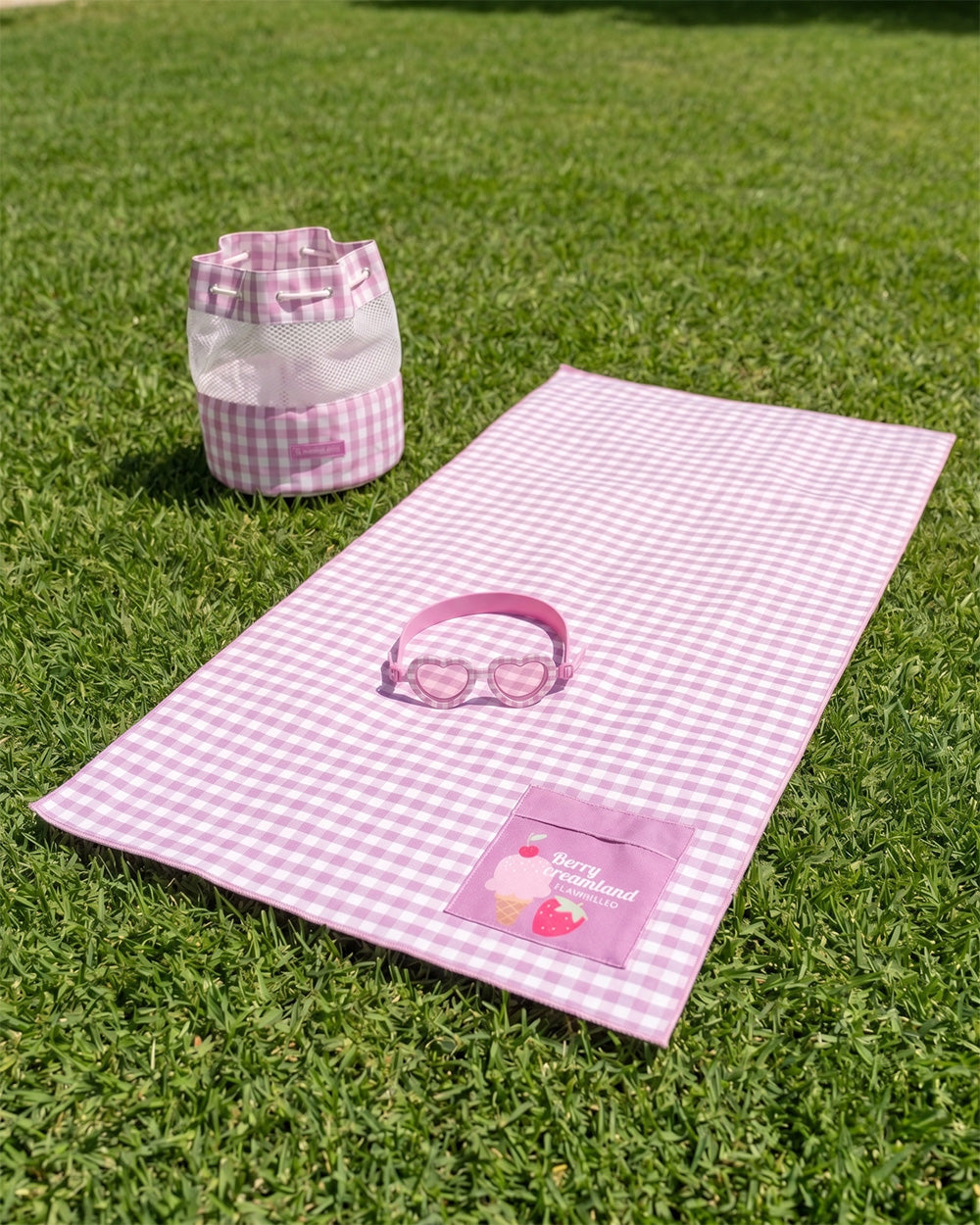 Pack toalla, gafas y mochila infantil - morado