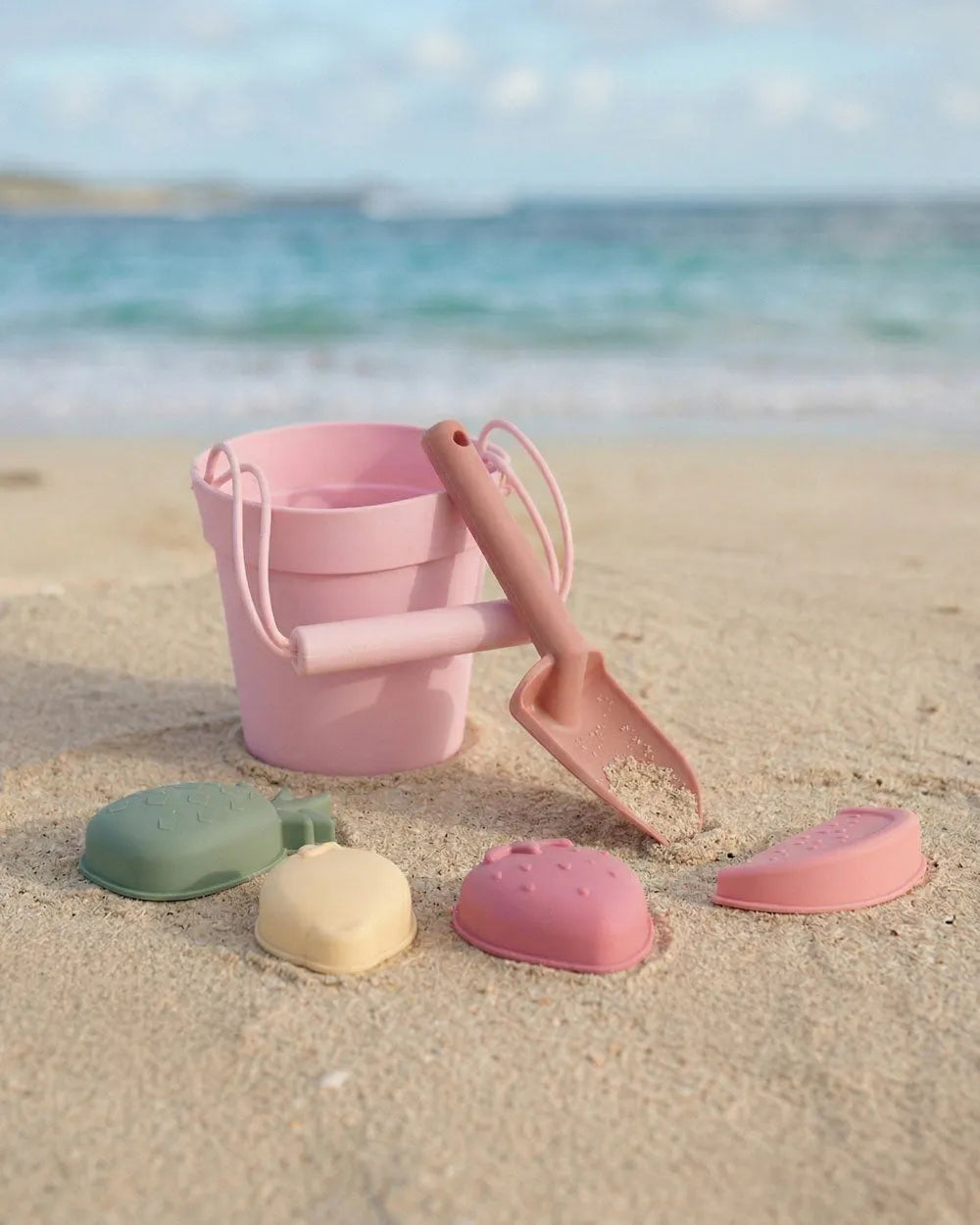 Set de juguetes de playa de silicona – DOTTIE